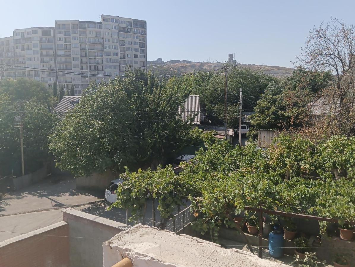 Mary'S Cozy & Lovely Studio On Very Quiet Khosharauli Street Tbilisi Buitenkant foto
