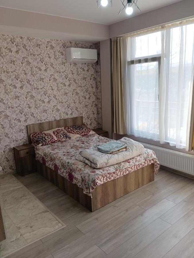 Mary'S Cozy & Lovely Studio On Very Quiet Khosharauli Street Tbilisi Buitenkant foto