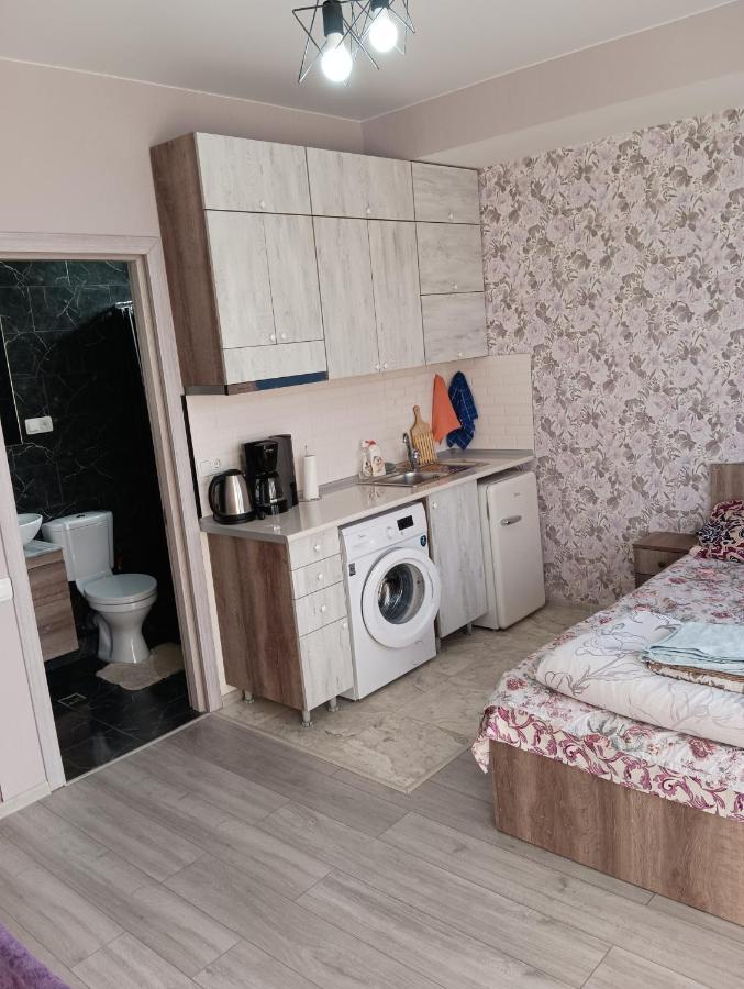 Mary'S Cozy & Lovely Studio On Very Quiet Khosharauli Street Tbilisi Buitenkant foto